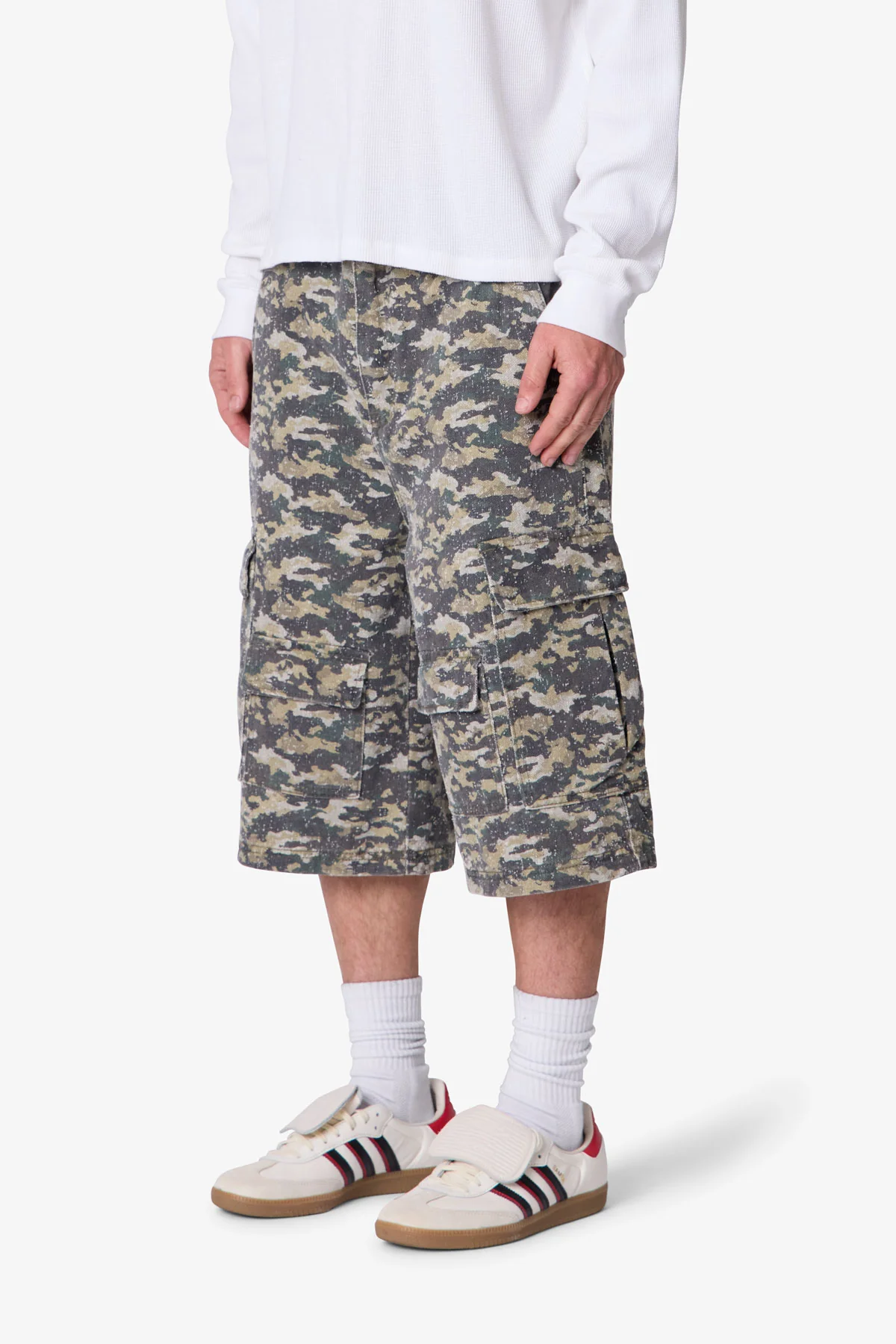 Distressed Ultra Baggy Cargo Shorts - Camo - Image 3