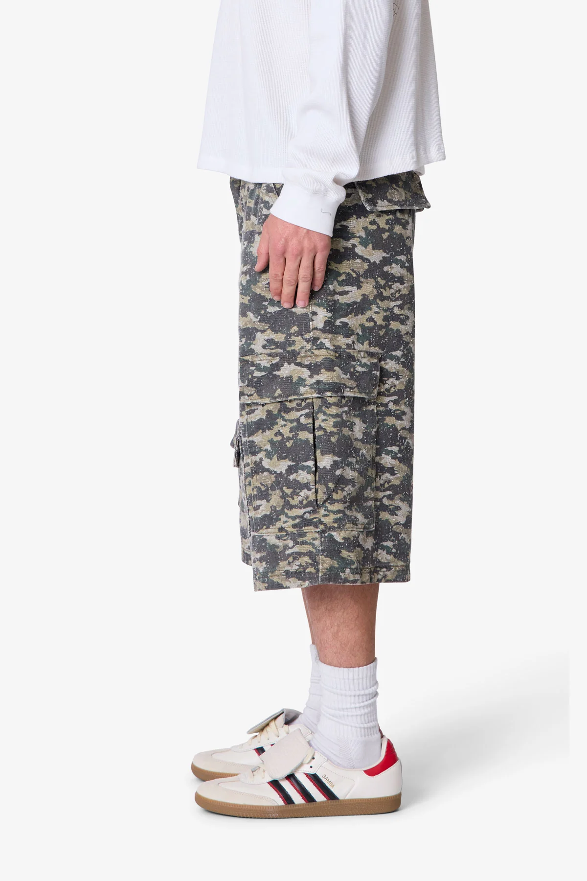 Distressed Ultra Baggy Cargo Shorts - Camo - Image 4